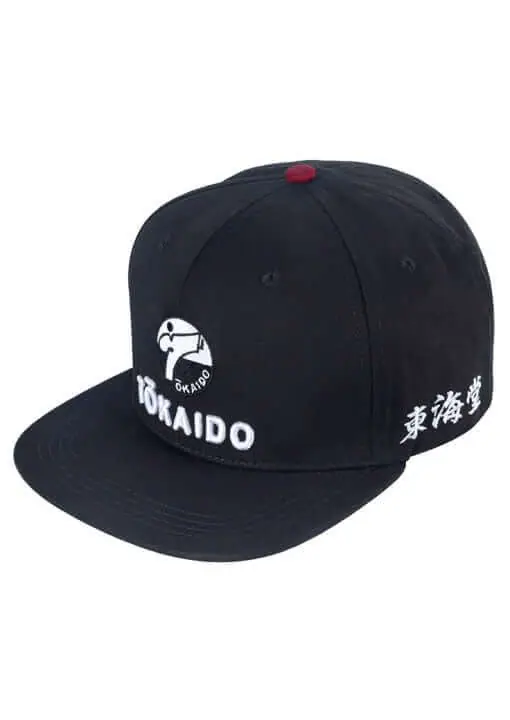 casquette-snapback-tokaido-noir-et-rouge