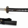 katana-lame-aiguisee-un-fourreau-en-bois