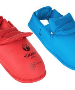 protege-pied-karate-tokaido-rouge-bleu-wkf-nouveau