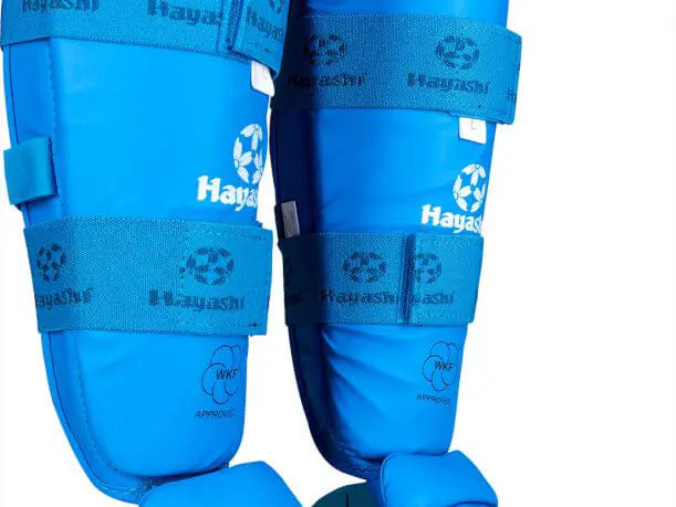 protege-tibias-et-pieds-karate-hayashi-wkf-bleu